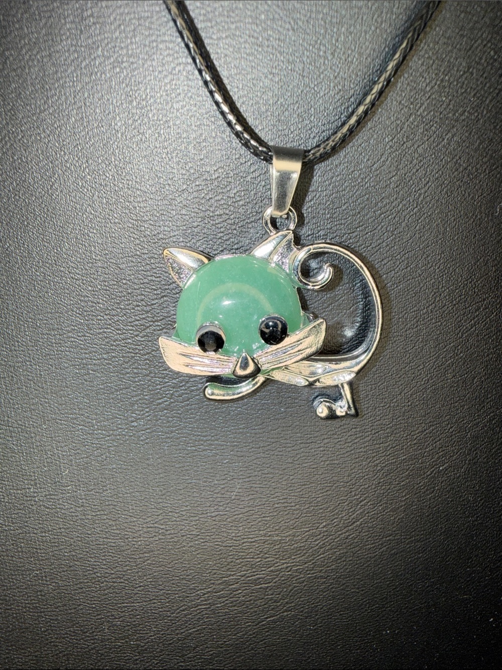 Silver Tone Cat Pendant w/Green Aventurine Stone w/ black necklace NEW
